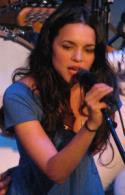 Página oficial de Norah Jones (foto wikipedia)