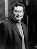 Élmer Mendoza (Culiacán, México, 1949) es catedrático de literatura en la Universidad Autónoma de Sinaloa