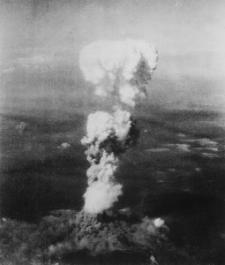 Hongo atómico sobre Hiroshima, 6-8-1945 (wikipedia)