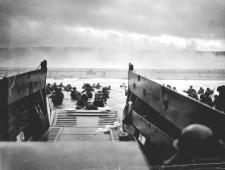 Desembarco de Normandía, Omaha Beach, 6-6-1944 (foto de Robert F. Sargent, wikipedia)