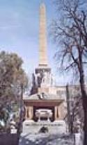 Monumento dedicado en 1840 al Dos de Mayo (Madrid)